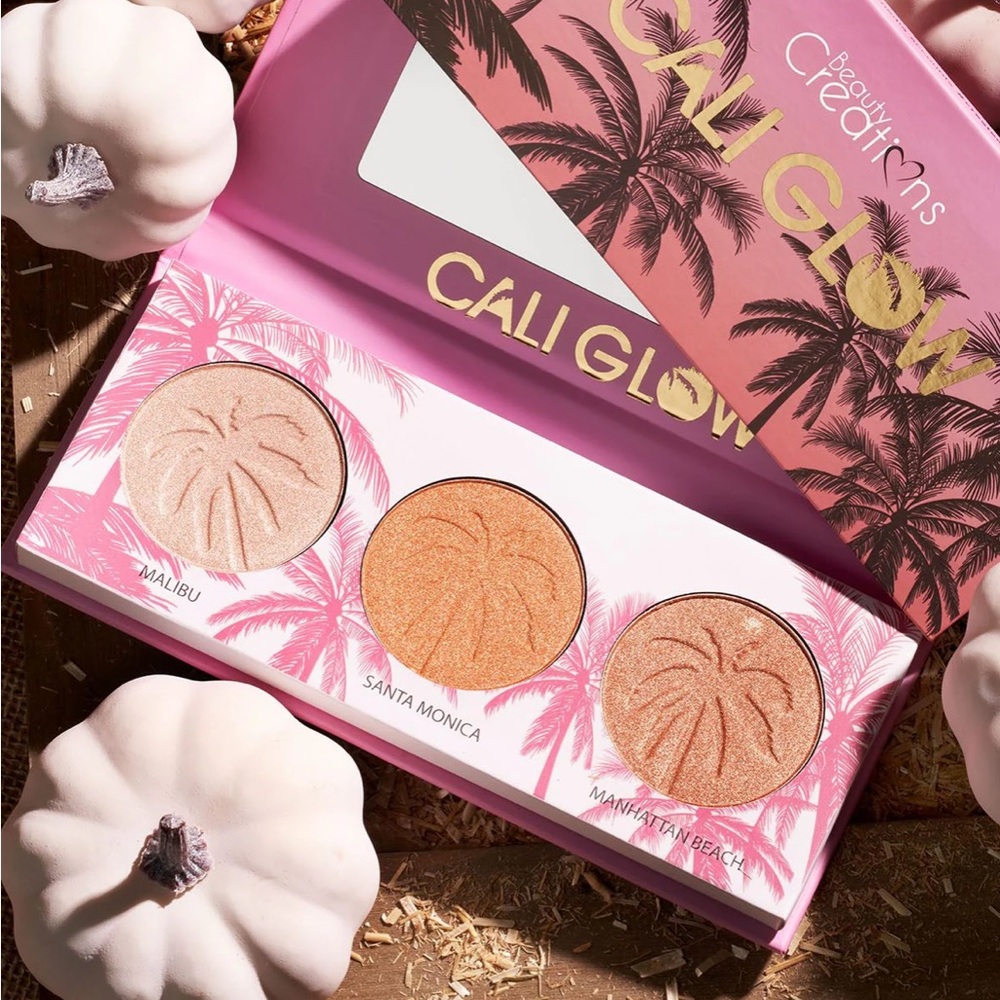 Beauty Creations Cali Glow Highlighter Palette - Light Pink, Peach, Bronze - Picture 2 of 6